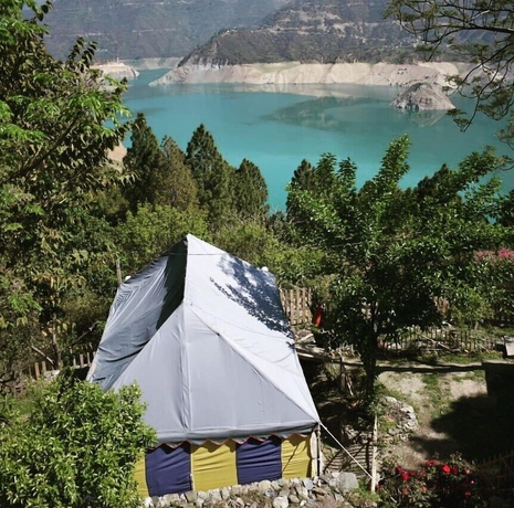 Imagen general del Hotel Tehri lake View Camping and Cottage. Foto 1