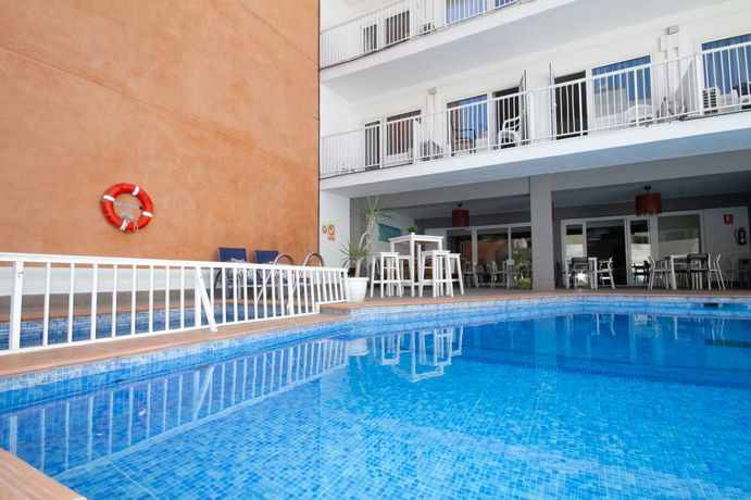 Imagen de la piscina del Hotel Teide. Foto 19