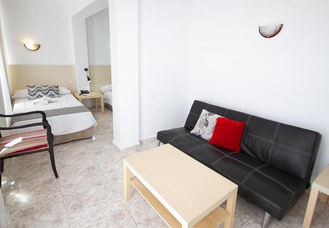 Imagen de la habitación del Hotel Teide. Foto 10