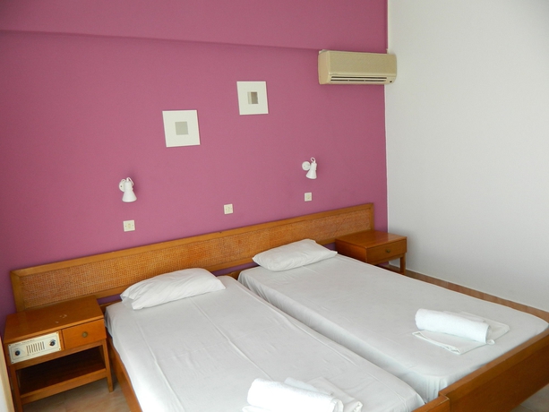 Imagen de la habitación del Hotel Telhinis. Foto 8
