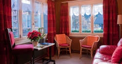 Imagen de los interiores del Hotel Tell and Apartments. Foto 3