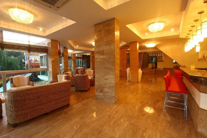 Imagen de los interiores del Hotel Telmessos Select. Foto 10