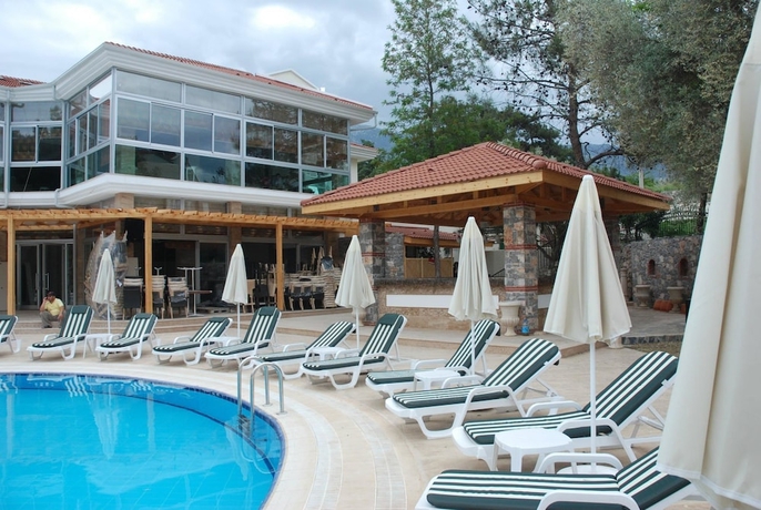 Imagen de la piscina del Hotel Telmessos Select. Foto 16