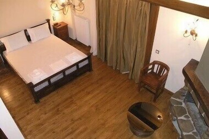 Imagen de la habitación del Hotel Teloneio. Foto 8