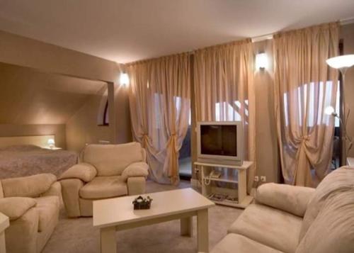 Imagen de la habitación del Hotel Temenuga. Foto 5