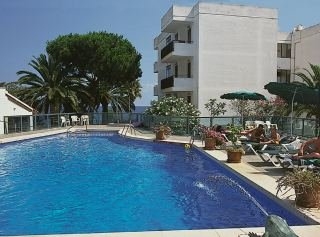 Imagen de la piscina del Hotel Temi. Foto 14