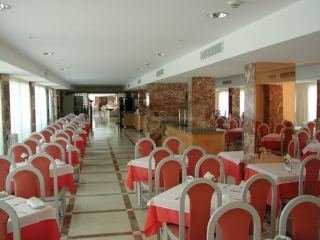 Imagen del bar/restaurante del Hotel Temi. Foto 8