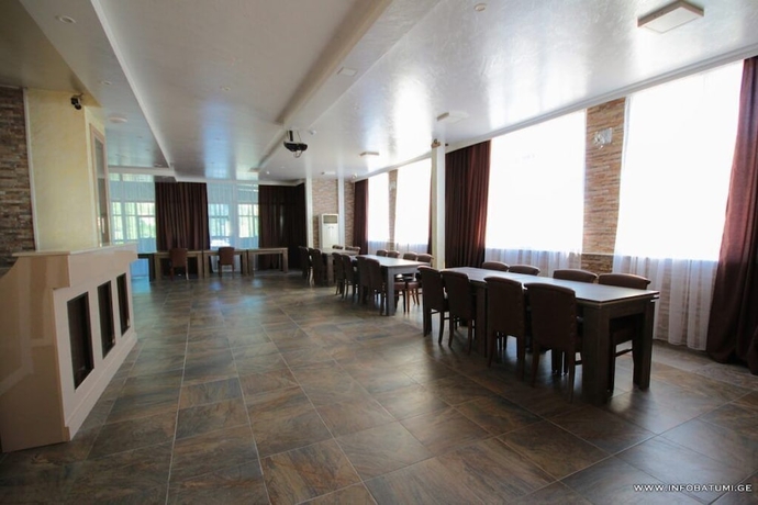 Imagen de los interiores del Hotel Temo. Foto 12