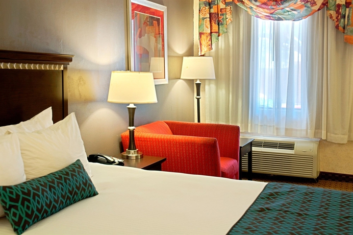 Imagen de la habitación del Hotel Tempe/Phoenix Airport InnSuites. Foto 12