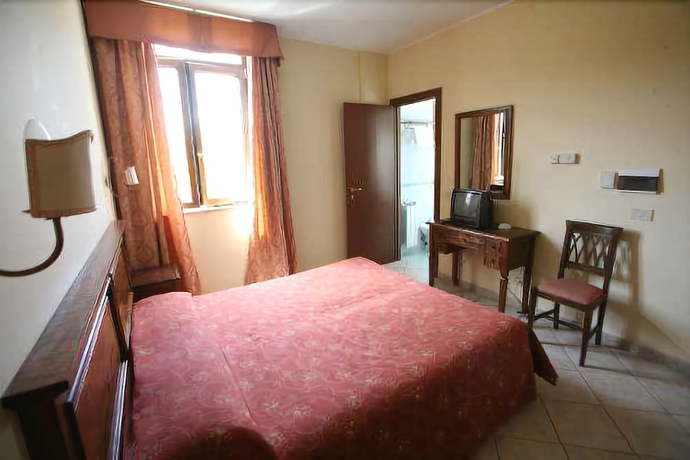 Imagen de la habitación del Hotel Tempio Di Apollo Rome. Foto 8