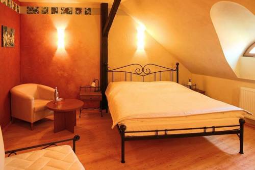 Imagen de la habitación del Hotel Templ. Foto 4