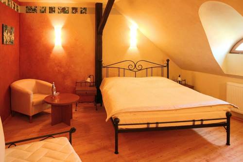 Imagen de la habitación del Hotel Templ. Foto 6