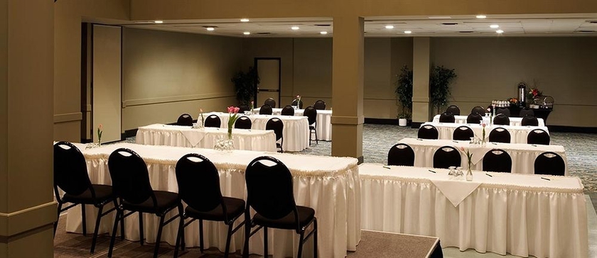 Imagen de los interiores del Hotel Temple Gardens and Spa. Foto 4