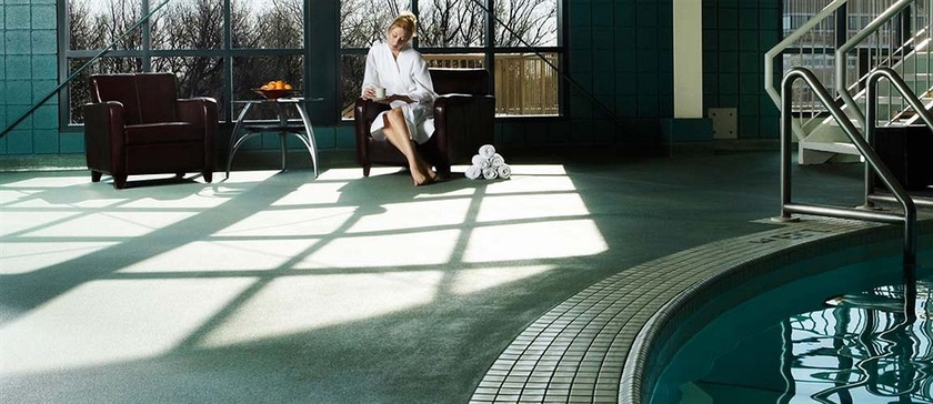 Imagen de la piscina del Hotel Temple Gardens and Spa. Foto 6