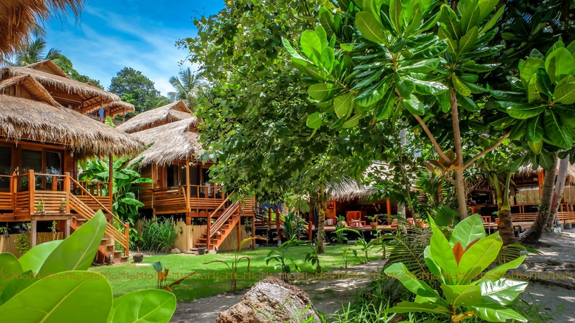 Imagen de los exteriores del Hotel Ten Moons Lipe Resort. Foto 14