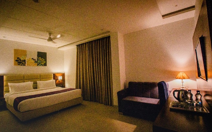 Imagen de la habitación del Hotel Ten Square. Foto 15