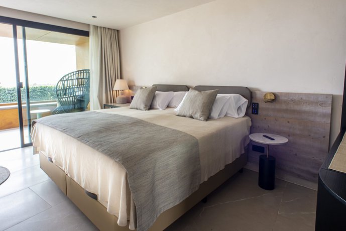 Imagen de la habitación del Hotel TenSuites. Foto 2