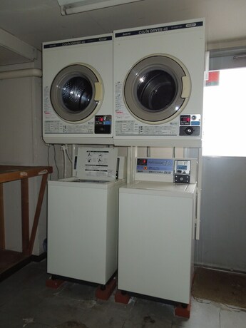 Imagen de los interiores del Hotel Tendo Central. Foto 29