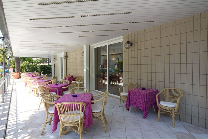 Imagen de los exteriores del Hotel Tenerife. Foto 15