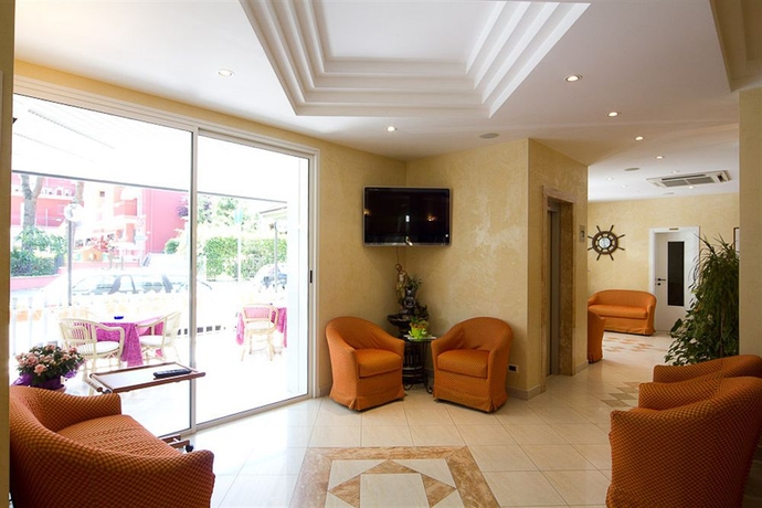 Imagen de los interiores del Hotel Tenerife. Foto 16