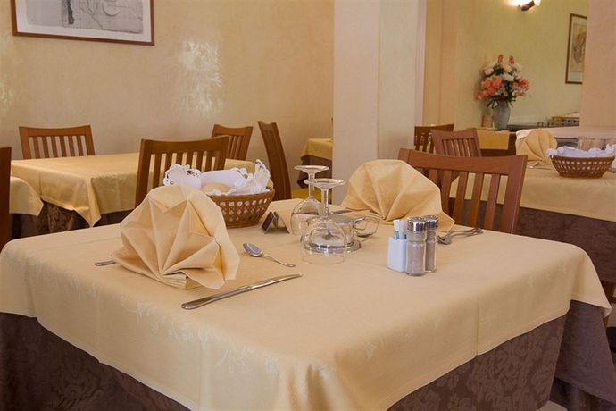 Imagen del bar/restaurante del Hotel Tenerife. Foto 5