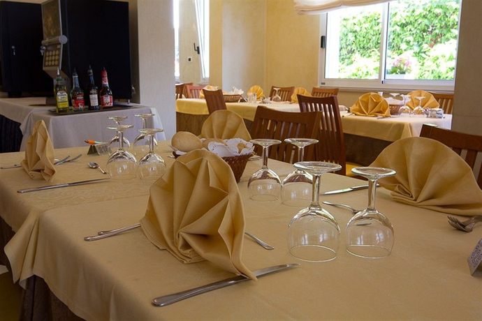 Imagen del bar/restaurante del Hotel Tenerife. Foto 6