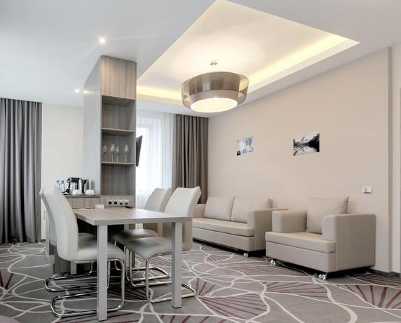 Imagen de los interiores del Hotel Tenet. Foto 6