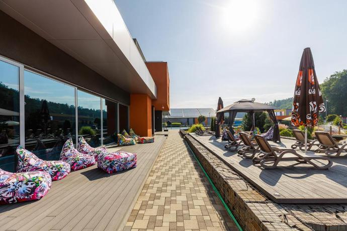 Imagen de la piscina del Hotel Tenis. Foto 7