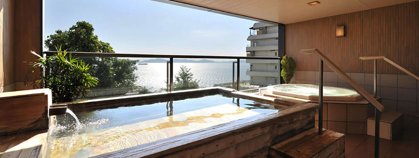 Imagen del bar/restaurante del Hotel Tenku Kaiyu No Yado Suehiro. Foto 2