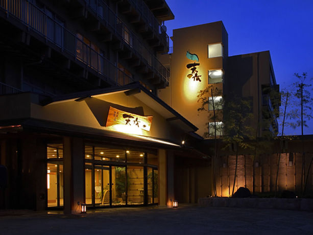 Imagen del bar/restaurante del Hotel Tenku Kaiyu No Yado Suehiro. Foto 3