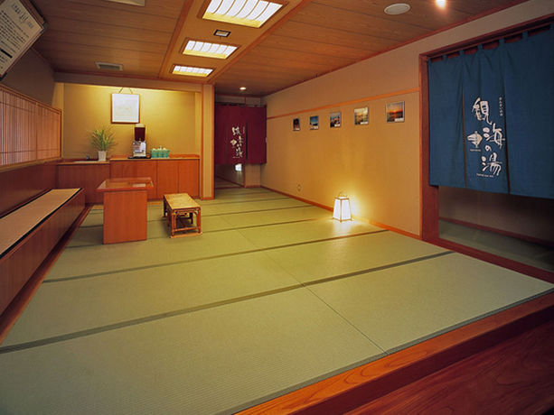 Imagen de la piscina del Hotel Tenku Kaiyu No Yado Suehiro. Foto 16