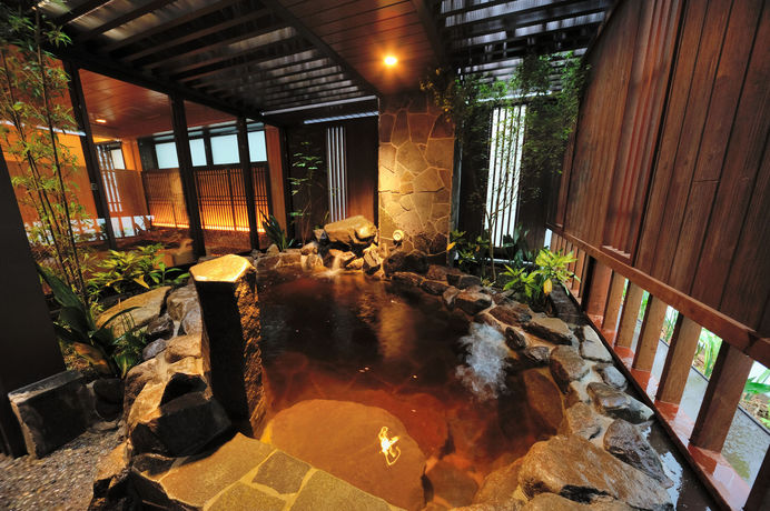 Imagen del bar/restaurante del Hotel Tennen Onsen Toyama Tsurugi No Yu Onyado Nono. Foto 2