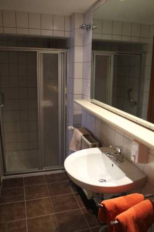 Imagen de la habitación del Hotel Tenner. Foto 14