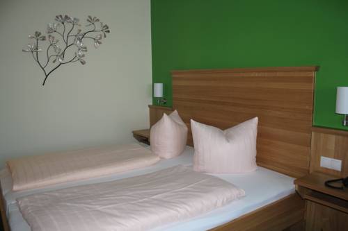 Imagen de la habitación del Hotel Tenner. Foto 16