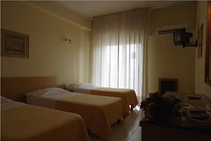 Imagen de la habitación del Hotel Tennis. Foto 9