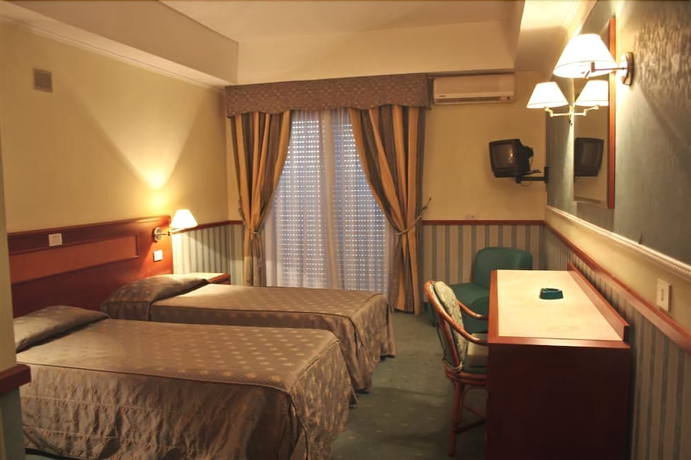 Imagen de la habitación del Hotel Tennis. Foto 10