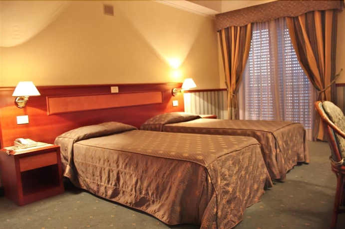 Imagen de la habitación del Hotel Tennis. Foto 11