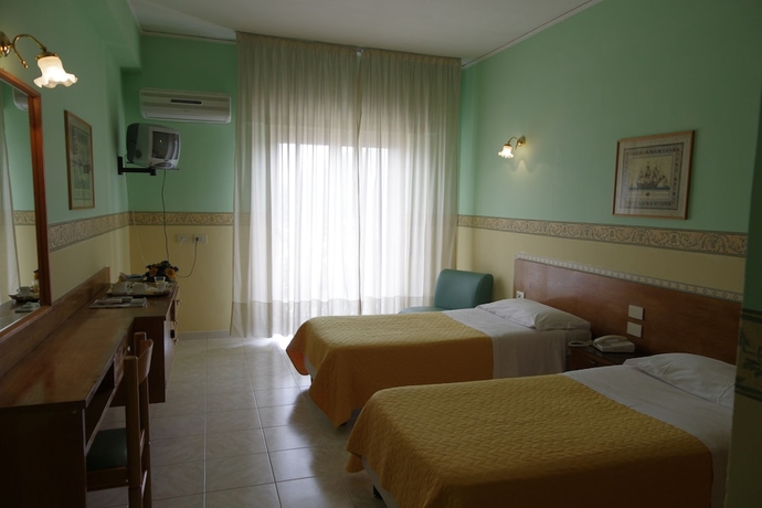 Imagen de la habitación del Hotel Tennis. Foto 12