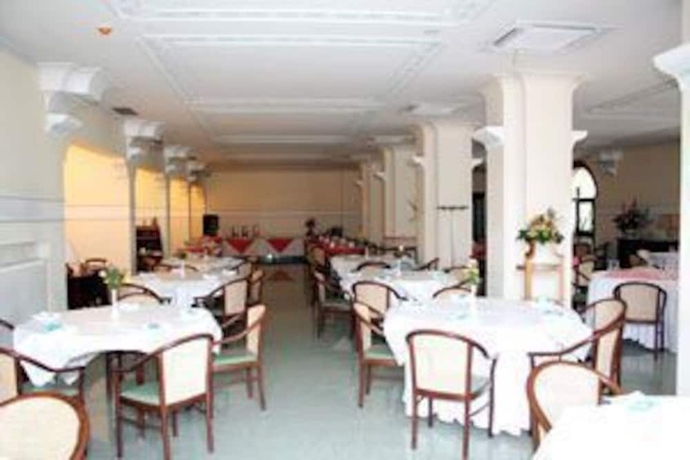 Imagen del bar/restaurante del Hotel Tennis. Foto 7