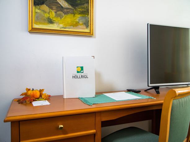 Imagen de la habitación del Hotel Tennis and Golf H&ouml;llrigl. Foto 15