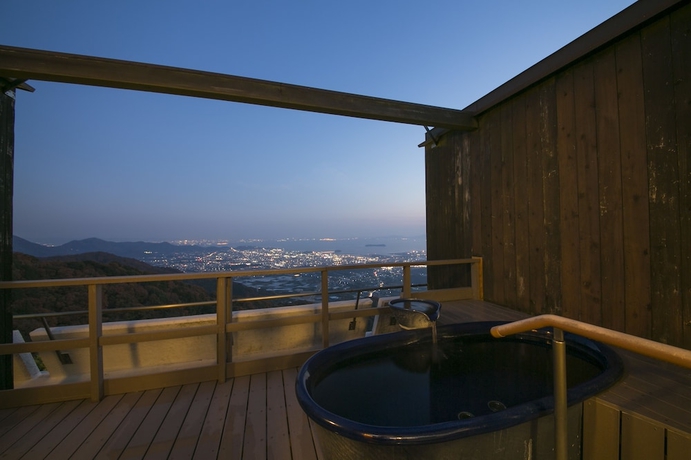 Imagen de la piscina del Hotel Tennomaru. Foto 12