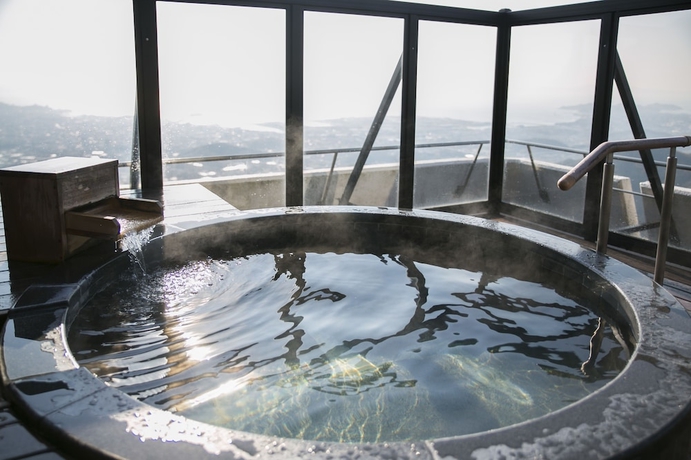 Imagen de la piscina del Hotel Tennomaru. Foto 14