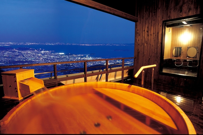 Imagen de la piscina del Hotel Tennomaru. Foto 17