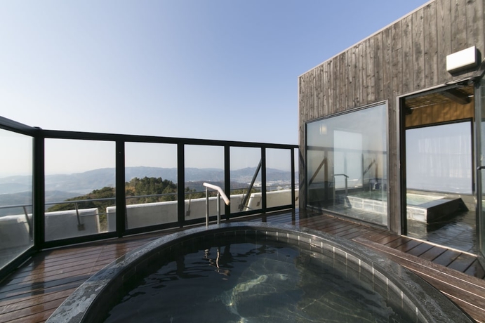 Imagen de la piscina del Hotel Tennomaru. Foto 18