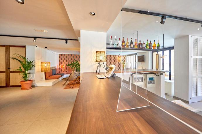 Imagen de los interiores del Hotel Tent Capi Playa. Foto 18