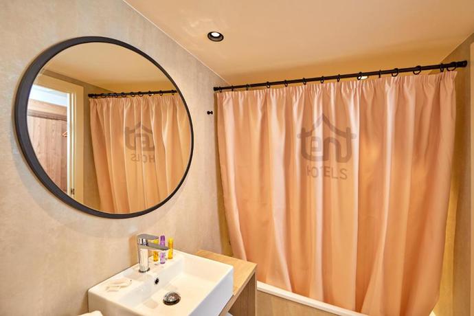 Imagen de la habitación del Hotel Tent Palmanova. Foto 3