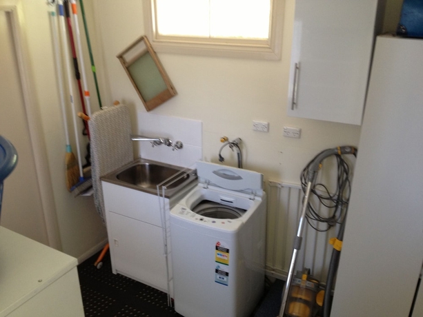 Imagen de los interiores del Hotel Tenterfield Cottage Holiday House. Foto 16