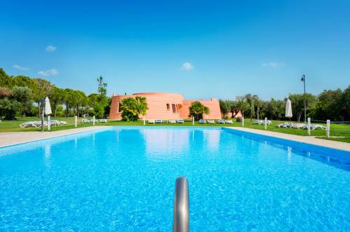 Imagen de la piscina del Hotel Tenuta La Baronessa Resort. Foto 16
