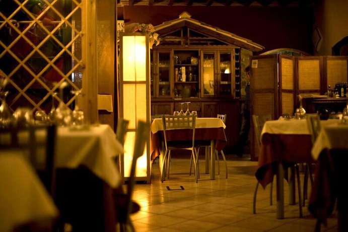 Imagen del bar/restaurante del Hotel Tenuta La Lupa Country. Foto 3