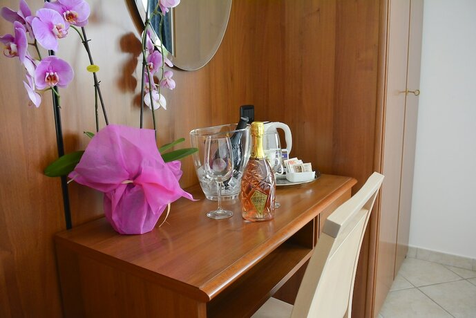 Imagen general del Hotel Tenuta Larenzania. Foto 10